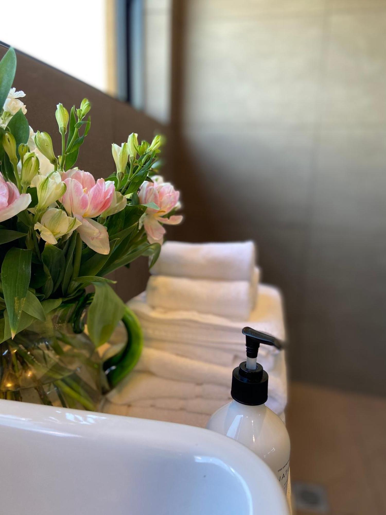 La Bodega Waiheke Island Hotel Surfdale Kültér fotó